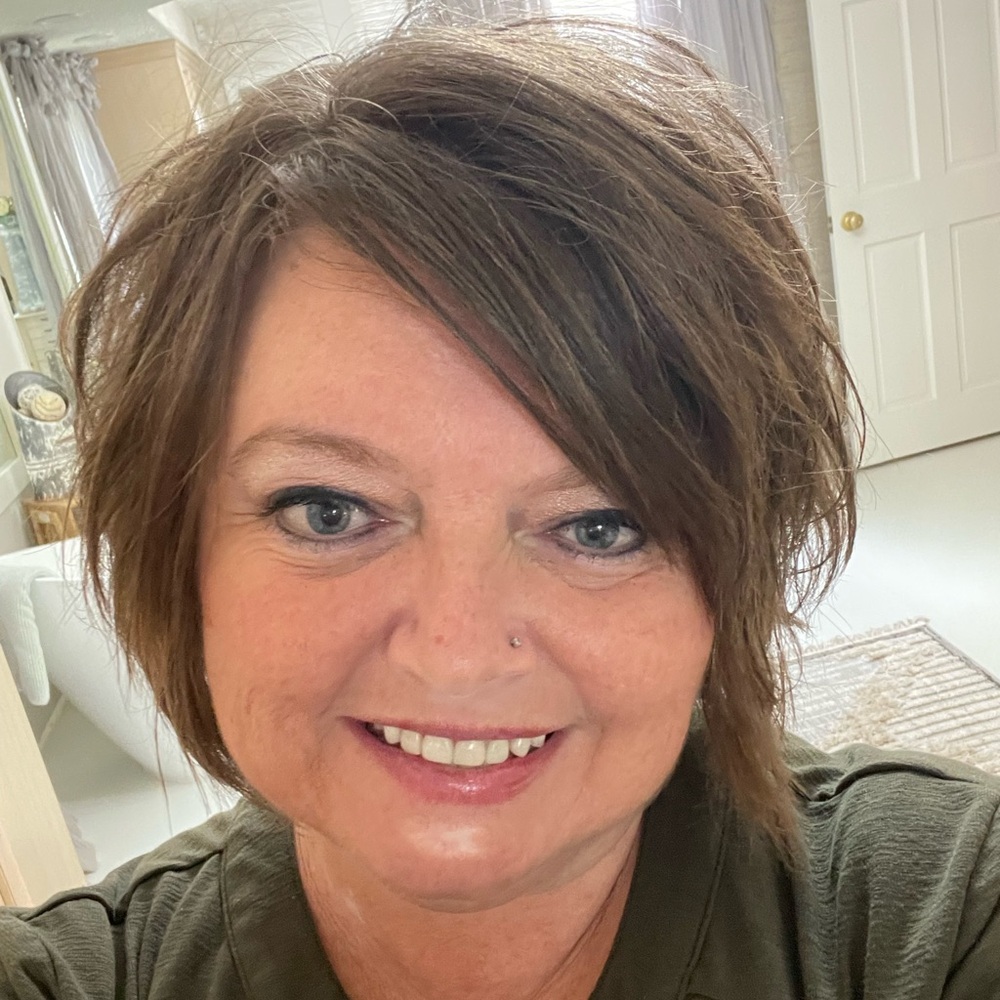 Meet your Posher, Carla